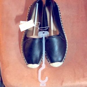 NWT OLD NAVY Sz 7 Ladies Black Flats Shoes $14!